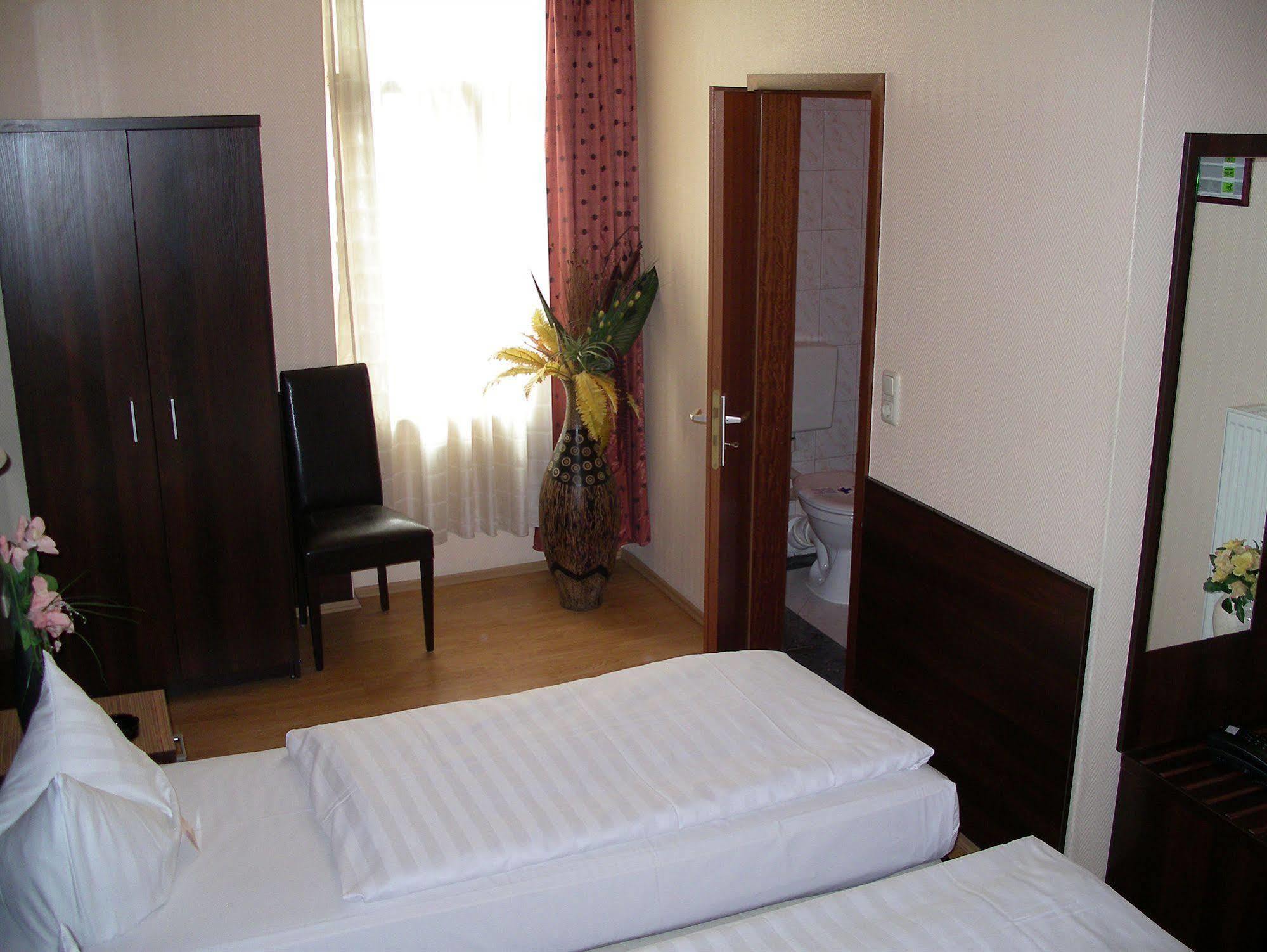 Hotel Elbe Street 34 Frankfurt am Main Exterior photo